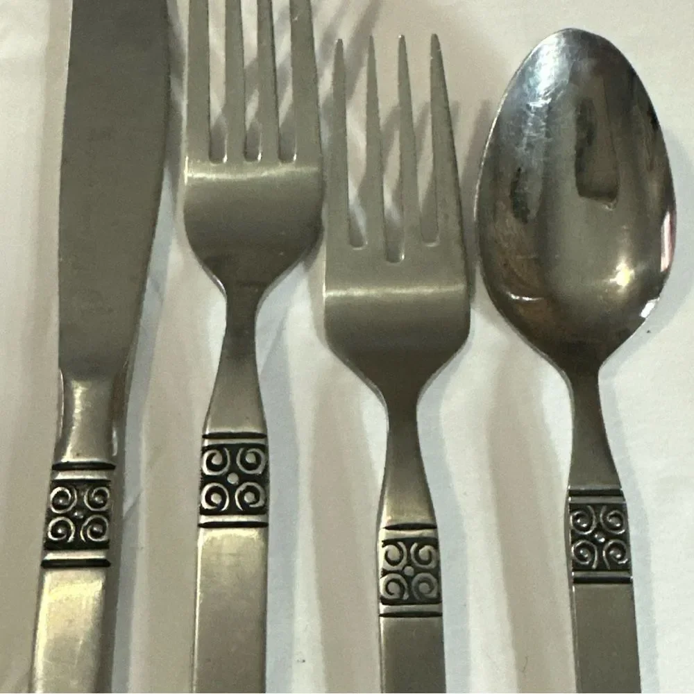 VTG Ecko Eterna Gemini Stainless Steel Flatware 4 Pc Set 1 Knife 2‎ Fork 1 Spoon